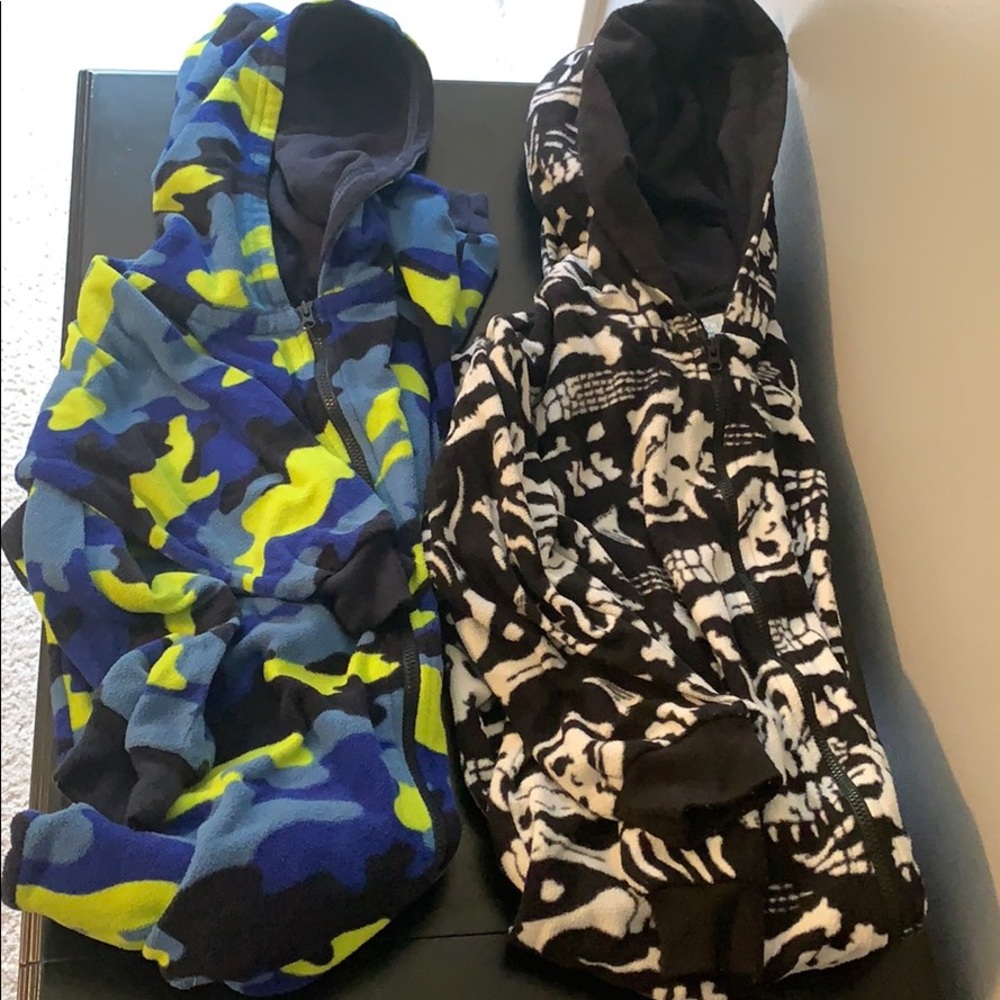 The Children’s Place warm fleece pajamas. M 7/8
